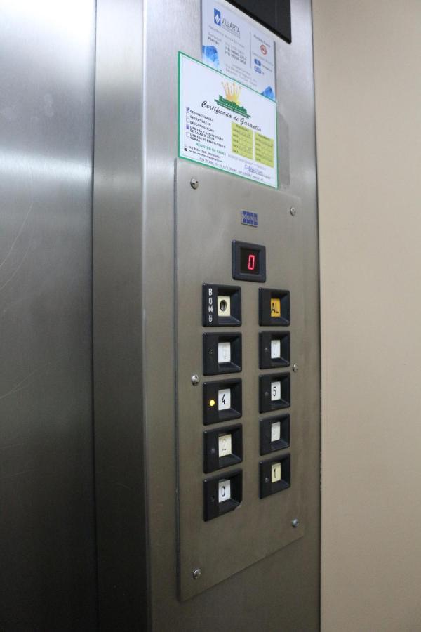 Apartamento Central Proximo A Rodoviaria E Faculdades Курітіба Екстер'єр фото